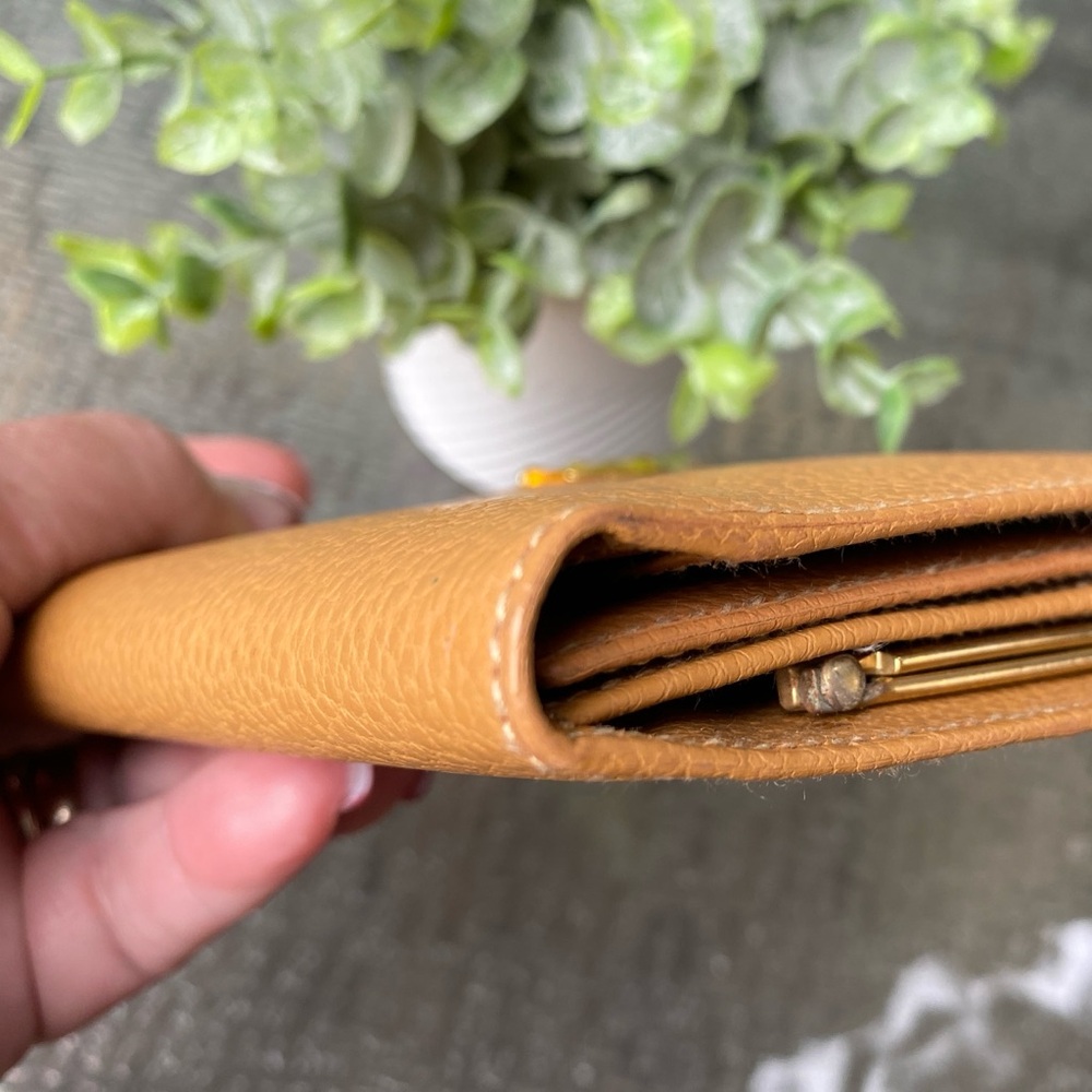 Gucci Vintage Leather Kiss Lock Tri-Fold Long Wallet - EUC, Like New! - Picture 6 of 11